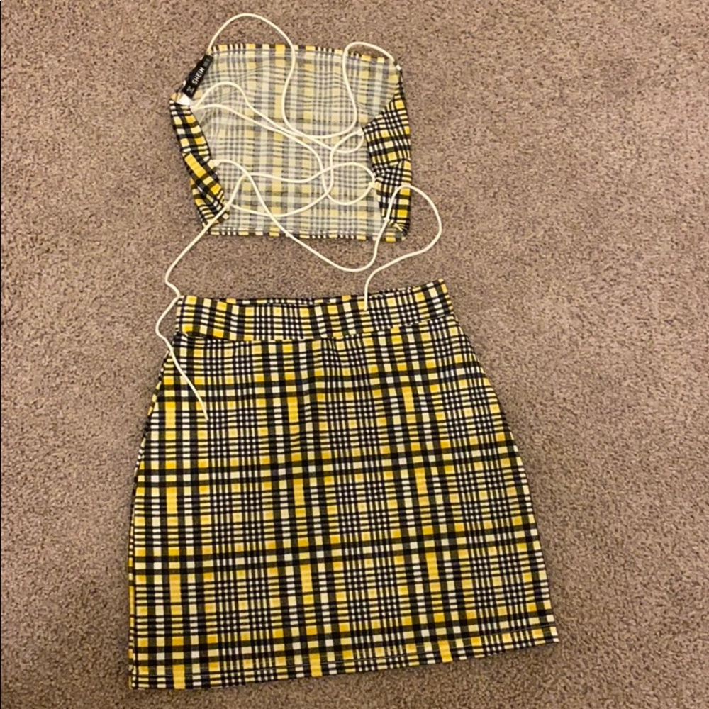 Two piece set - Picture 2 of 2